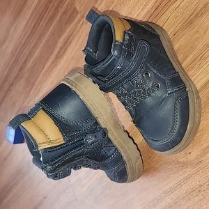 Cat & Jack Caspian Slip-On Zipper Boots Size 6